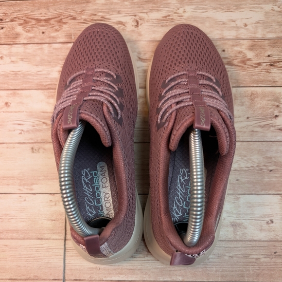 Skechers Ladies UltraFlex Bungee Slip On Sneaker Tennis Shoes Mauve Women's 6.5 - Picture 3 of 16